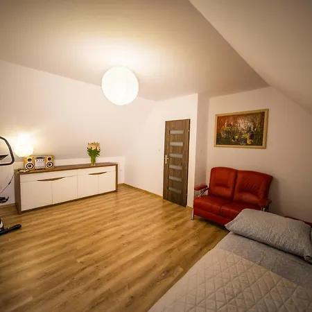 W Sosenkach Сasa de vacaciones Oslonin